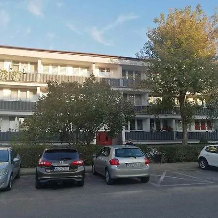 Kawalerka Sochaczew Chodakow Eksteriør bilde