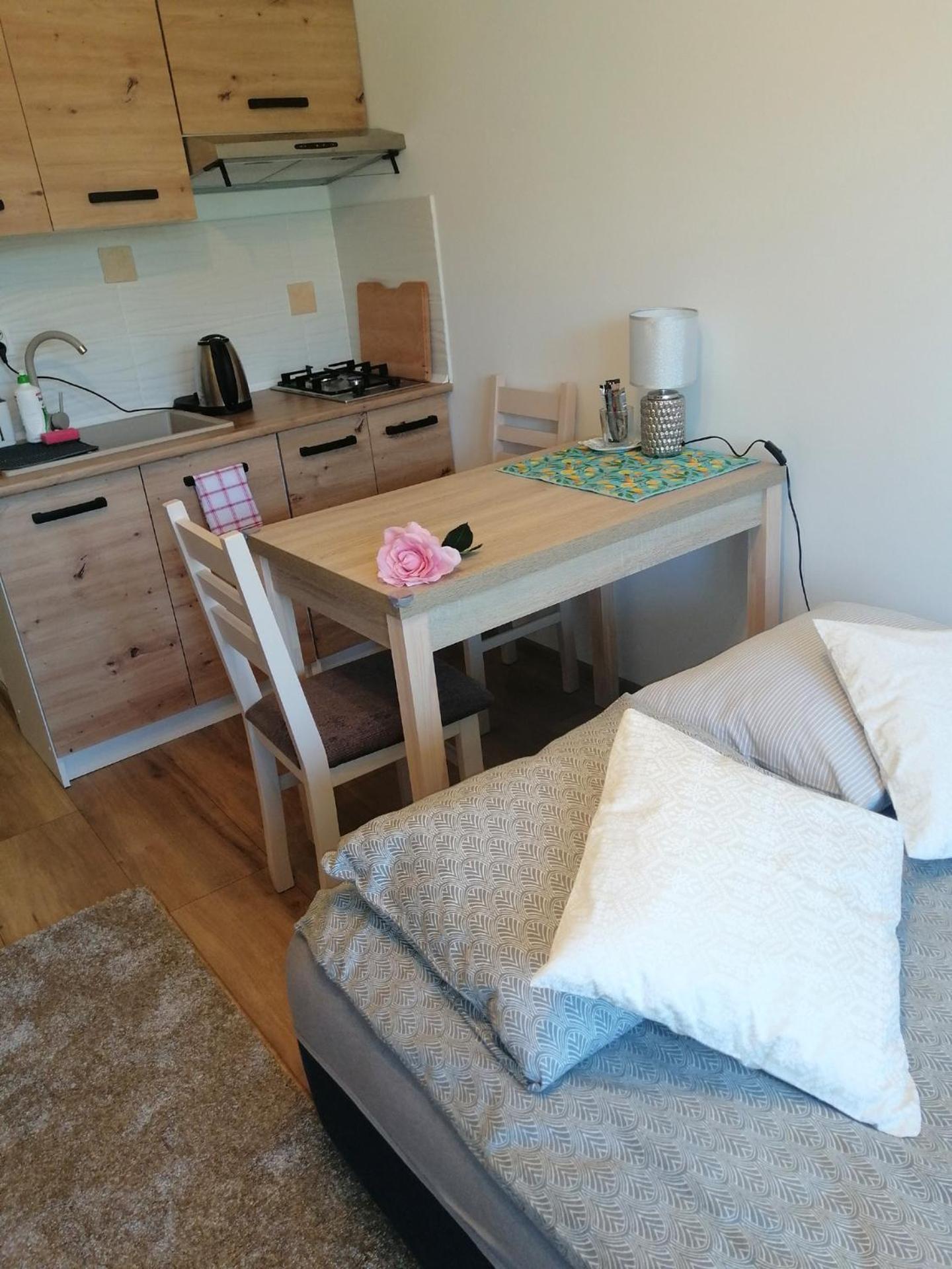 Kawalerka Chodakow Apartment